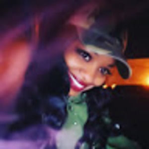 Meet your Posher, Safiya